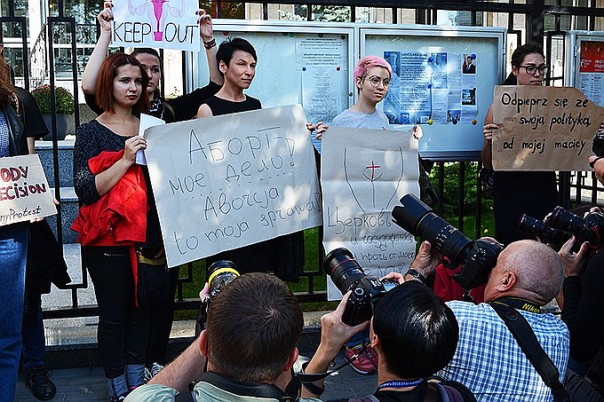 Украинки на митинге требовали права убивать детей 