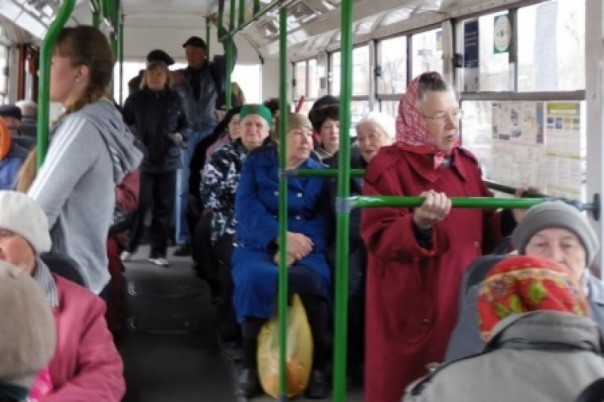 Депутаты забрали у пенсионеров льготный проезд