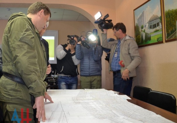 Глава ДНР Александр Захарченко принял участие в открытии новой лавы на шахте им. Скочинского Глава ДНР Александр Захарченко принял участие в открытии новой лавы на шахте им. Скочинского