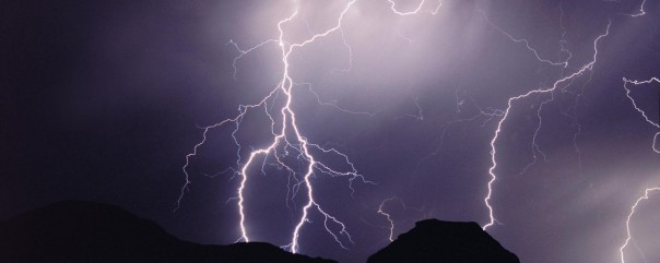 Почему молнии не вредят самолетам Почему молнии не вредят самолетам