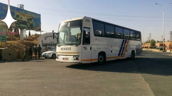 Генштаб РФ: дорога "Кастелло" открыта для боевиков, желающих уйти из Алеппо | Сирийская сводка | Подборка видео с Ближневосточного фронта Генштаб РФ: дорога "Кастелло" открыта для боевиков, желающих уйти из Алеппо | Сирийская сводка | Подборка видео с Ближневосточного фронта