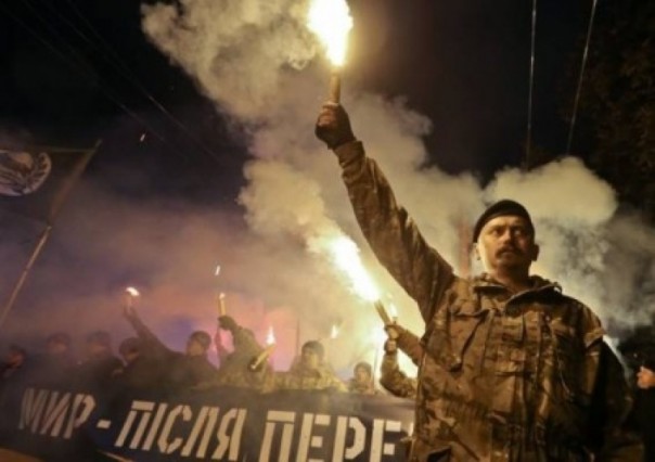 Президент Петр Порошенко скрывается от неонацистов в АТО. Владимир Скачко Президент Петр Порошенко скрывается от неонацистов в АТО. Владимир Скачко