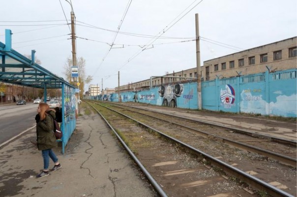 В Перми появилось граффити об истории российской авиации длиной около километра В Перми появилось граффити об истории российской авиации длиной около километра