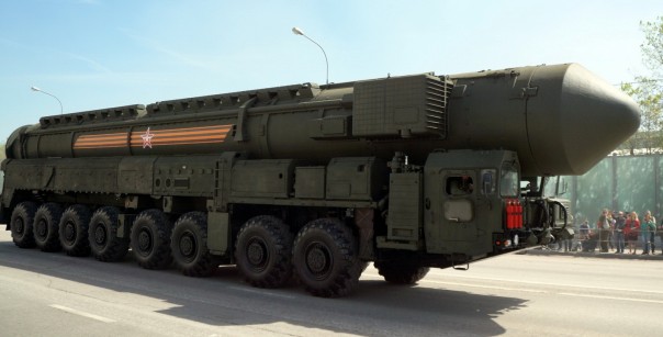 Министерство обороны: ПГРК «Ярс» впервые переправили через понтонный мост