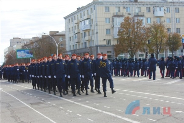 Сводка от НМ ЛНР 22 октября 2016 года. Глава Республики вручил знамя Министерству чрезвычайных ситуаций ЛНР Сводка от НМ ЛНР 22 октября 2016 года. Глава Республики вручил знамя Министерству чрезвычайных ситуаций ЛНР