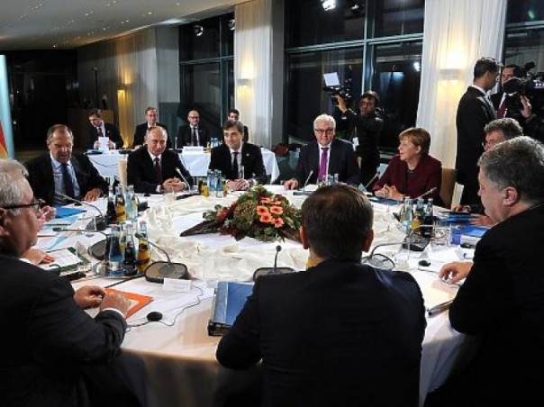 Порошенко в Берлине "слил" Мариуполь и Харьков, и согласился на превращение в ДНР всей Украины - Корчинский Порошенко в Берлине "слил" Мариуполь и Харьков, и согласился на превращение в ДНР всей Украины - Корчинский