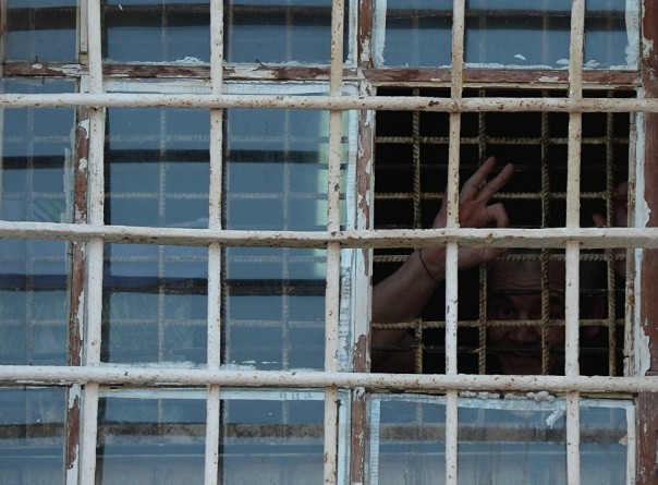 "Лебедь", "сова" и "дельфин": как живут в самых строгих тюрьмах России