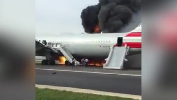 В аэропорту Флориды и Чикаго загорелись самолёты