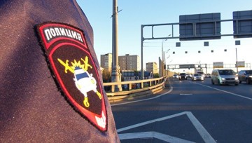 Полицейский под Вологдой остановил машину с потерявшим сознание водителем