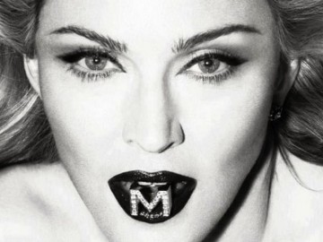 Старая кляча, обещавшая всем проголосовавшим за Клинтон оральный секс, с выбритым лобком анонсировала участие в марше против Трампа