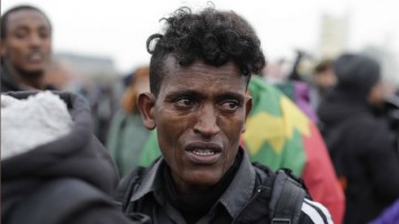 Обложка «The Guardian»: «плачущий 16-летний мигрант»