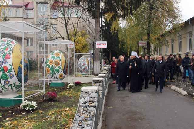Ветеранам АТО подарили искусственные яйца, чтобы быстрее выздоравливали Ветеранам АТО подарили искусственные яйца, чтобы быстрее выздоравливали