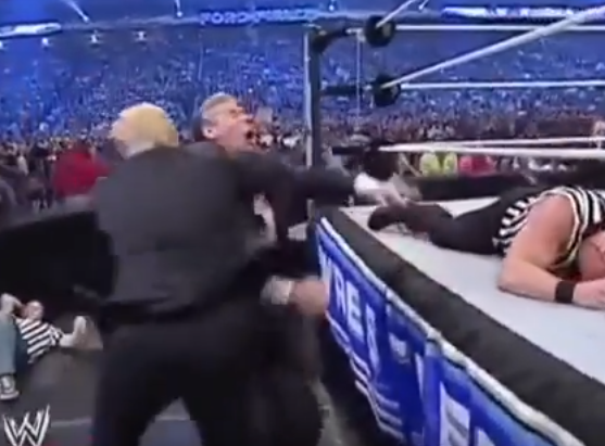 Трамп подрался на Реслинге