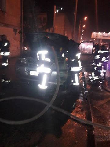 В машину лидера одесского "автомайдана" бросили "коктейль Молотова" В машину лидера одесского "автомайдана" бросили "коктейль Молотова"