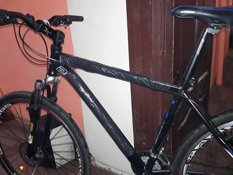 В машину лидера одесского "автомайдана" бросили "коктейль Молотова" В машину лидера одесского "автомайдана" бросили "коктейль Молотова"