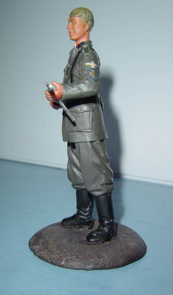 Игрушечный нацизм. В Украине детям продают игрушки с символами нацисткой Германии Игрушечный нацизм. В Украине детям продают игрушки с символами нацисткой Германии