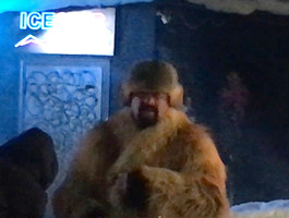 Стивена Сигала заметили на съёмках в центре Москвы