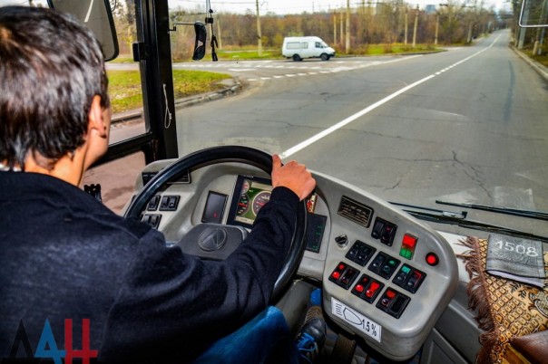 Донецкий троллейбус № 5 возобновил работу после трагедии с обстрелом микрорайона Боссе