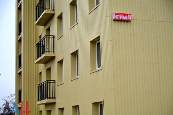 Александр Захарченко проверил готовность нового жилья для семей Дебальцево и Горловки, утративших кров в боях 