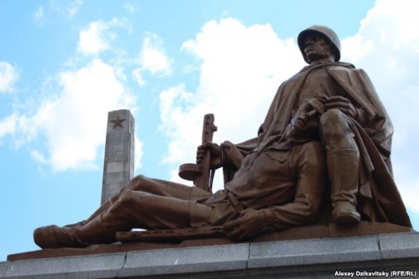 В Польше готовятся сносить памятники полякам, которые освобождали страну от нацистов