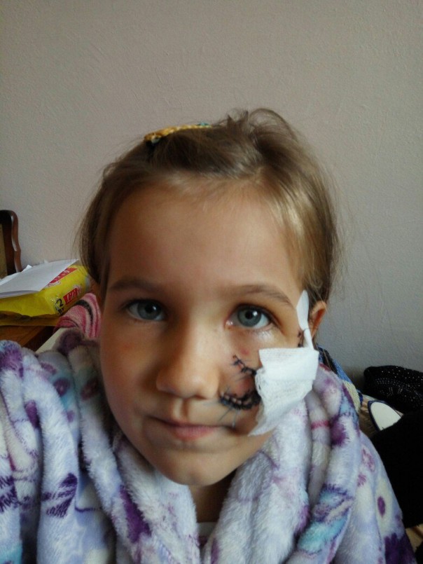 Ах эта маленькая сирийская девочка, которую регулярно спасают "Белые каски" Ах эта маленькая сирийская девочка, которую регулярно спасают "Белые каски"