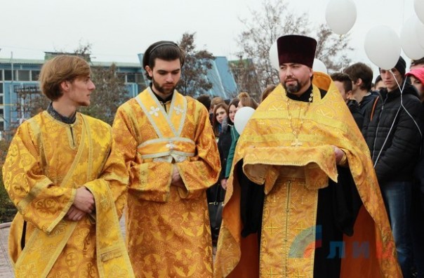 Глава ЛНР принял участие в установке в Луганске закладного камня памятника Александру Невскому Глава ЛНР принял участие в установке в Луганске закладного камня памятника Александру Невскому