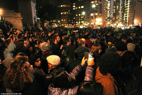 «Не мой президент»: в США тысячи людей протестуют против избрания Трампа