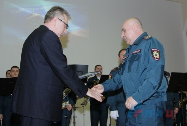 Сводка от НМ ЛНР 10 ноября 2016 года. Укрофашисты шесть раз обстреляли позиции Народной милиции, применялись 152-мм орудия