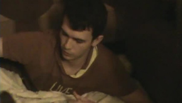 Из постели на нары: опубликовано видео задержания администратора "групп смерти"