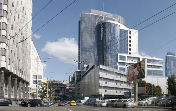 Суд арестовал один из крупнейших киевских ТРЦ — «Гулливер»