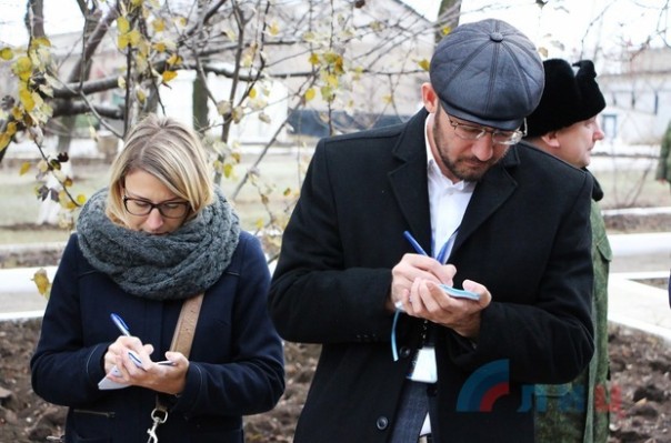 Сводка от НМ ЛНР 19 ноября 2016 года. Руководители ЛНР вручили награды артиллеристам Республики Сводка от НМ ЛНР 19 ноября 2016 года. Руководители ЛНР вручили награды артиллеристам Республики