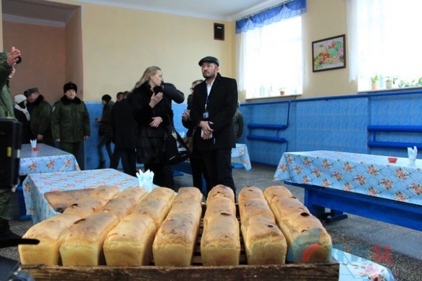 Сводка от НМ ЛНР 19 ноября 2016 года. Руководители ЛНР вручили награды артиллеристам Республики Сводка от НМ ЛНР 19 ноября 2016 года. Руководители ЛНР вручили награды артиллеристам Республики