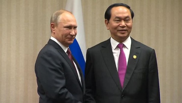 Путин впервые встретился с новым президентом Вьетнама