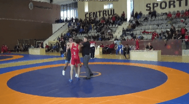 Поединок российского и грузинского борцов закончился массовой дракой