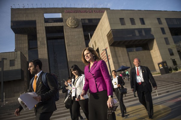 Лидеры АТЭС сфотографировались в перуанских накидках из викуньи Лидеры АТЭС сфотографировались в перуанских накидках из викуньи