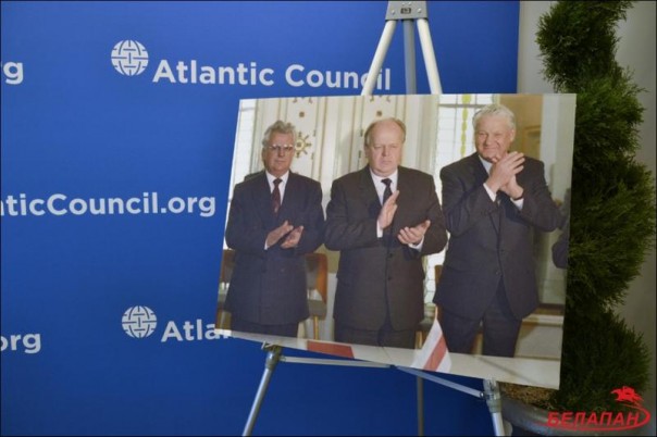 Кравчук, Шушкевич и Бурбулис отмечают в США 25-летие развала СССР Кравчук, Шушкевич и Бурбулис отмечают в США 25-летие развала СССР