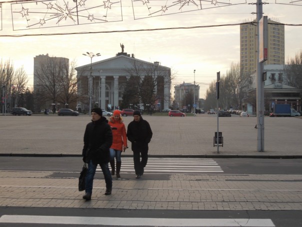 В Донбассе обстановка накаляется В Донбассе обстановка накаляется