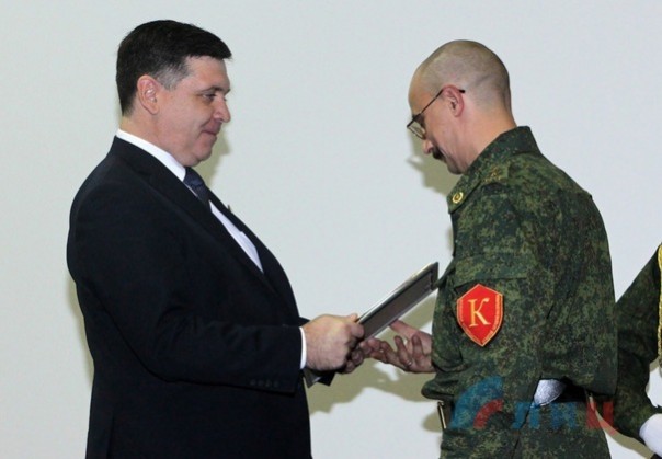 Комендантский полк Народной милиции ЛНР отпраздновал вторую годовщину образования Комендантский полк Народной милиции ЛНР отпраздновал вторую годовщину образования