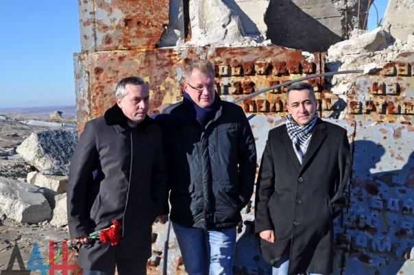 Сводка от МО ДНР 23 ноября 2016. Укрофашисты потеряли до пяти боевиков убитыми при попытке прорыва линии обороны ДНР на южном участке фронта Сводка от МО ДНР 23 ноября 2016. Укрофашисты потеряли до пяти боевиков убитыми при попытке прорыва линии обороны ДНР на южном участке фронта