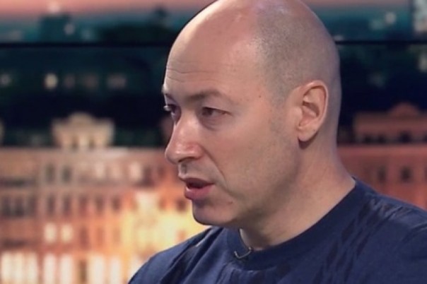 Азаров ответил «брехливому проходимцу» Гордону: В старое доброе время я бы вызвал его на дуэль Азаров ответил «брехливому проходимцу» Гордону: В старое доброе время я бы вызвал его на дуэль