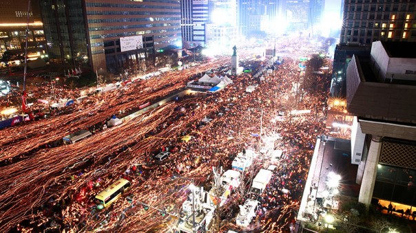 Протесты в Сеуле: более 1 млн человек требуют отставки президента Южной Кореи