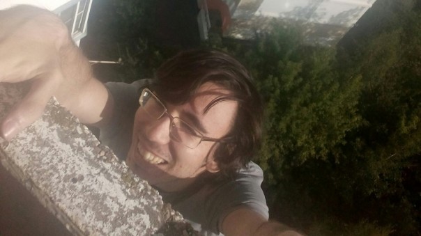 Молодой гроссмейстер Юрий Елисеев погиб, сорвался с перил балкона, занимаясь паркуром Молодой гроссмейстер Юрий Елисеев погиб, сорвался с перил балкона, занимаясь паркуром