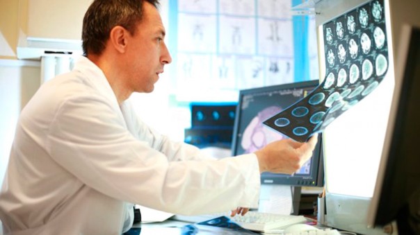 Врача не вызывали: россияне с 2017 года смогут ставить себе диагноз онлайн