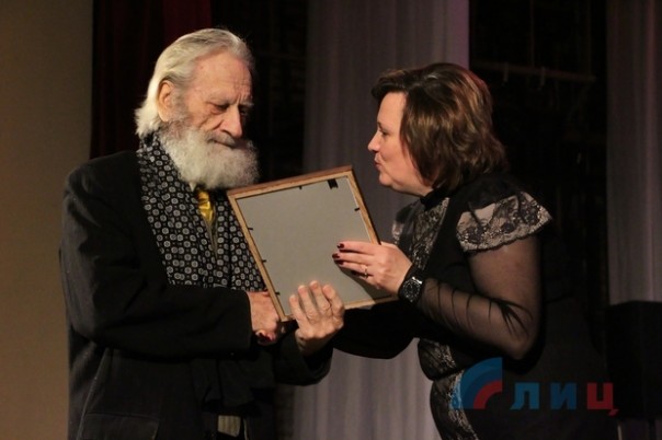 Сводка от НМ ЛНР 30 ноября 2016 года. ВСУ разместили склад боеприпасов в подвале жилого дома в Попасной Сводка от НМ ЛНР 30 ноября 2016 года. ВСУ разместили склад боеприпасов в подвале жилого дома в Попасной