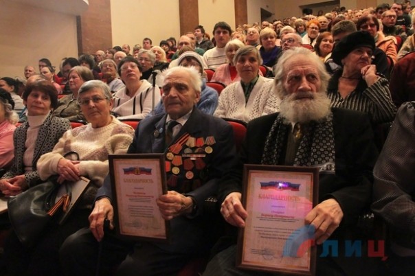 Сводка от НМ ЛНР 30 ноября 2016 года. ВСУ разместили склад боеприпасов в подвале жилого дома в Попасной Сводка от НМ ЛНР 30 ноября 2016 года. ВСУ разместили склад боеприпасов в подвале жилого дома в Попасной