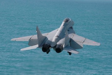 Почему утонул палубный "МиГ"