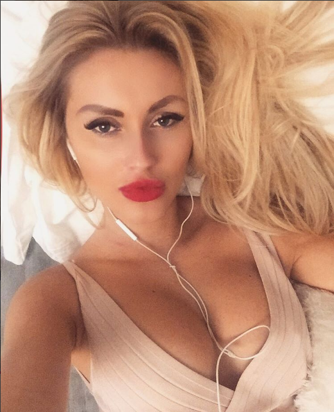 «Хочу возглавить ФИФА». Как блондинка из Горишних Плавнив стала футбольным агентом «Хочу возглавить ФИФА». Как блондинка из Горишних Плавнив стала футбольным агентом