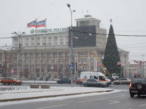 Донецк: в 2017 году надо ковать железо Донецк: в 2017 году надо ковать железо