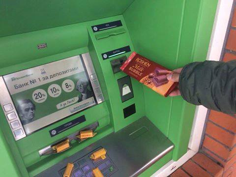 Товарищи овцы, просьба не разбредаться, о прибытии товарища Волка будет сообщено отдельно...