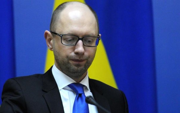 Яценюк подал в суд на украинского блогера из-за публикации 24 вилл в Майами